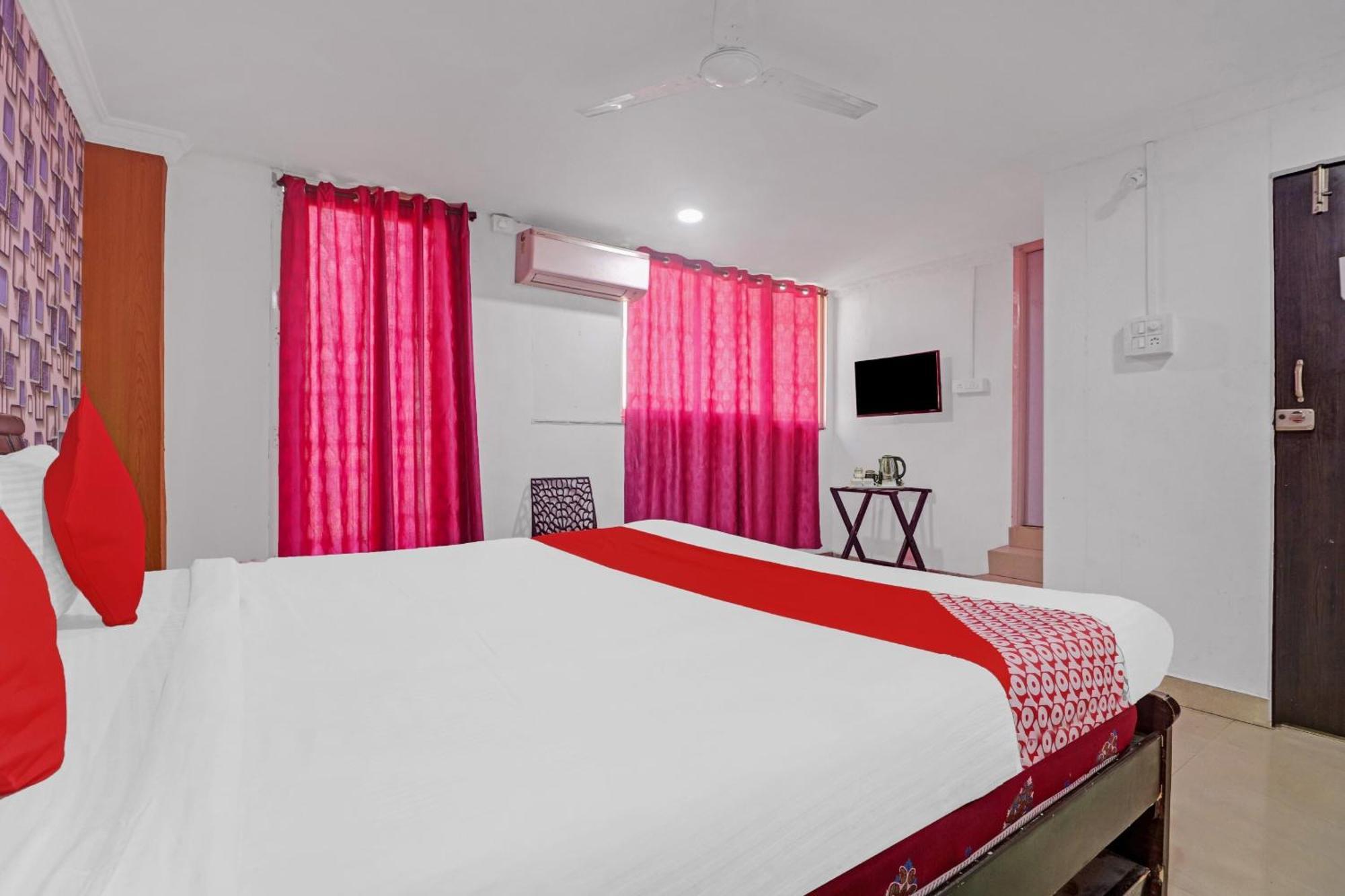 Hotel O New Lakeview Palace ไฮเดอราบัด ภายนอก รูปภาพ