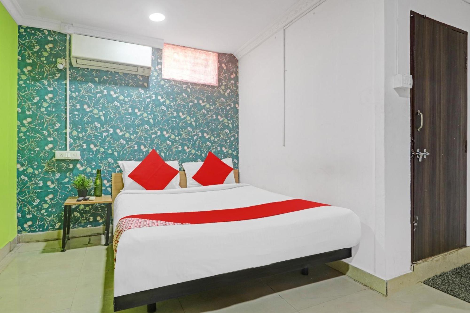 Hotel O New Lakeview Palace ไฮเดอราบัด ภายนอก รูปภาพ