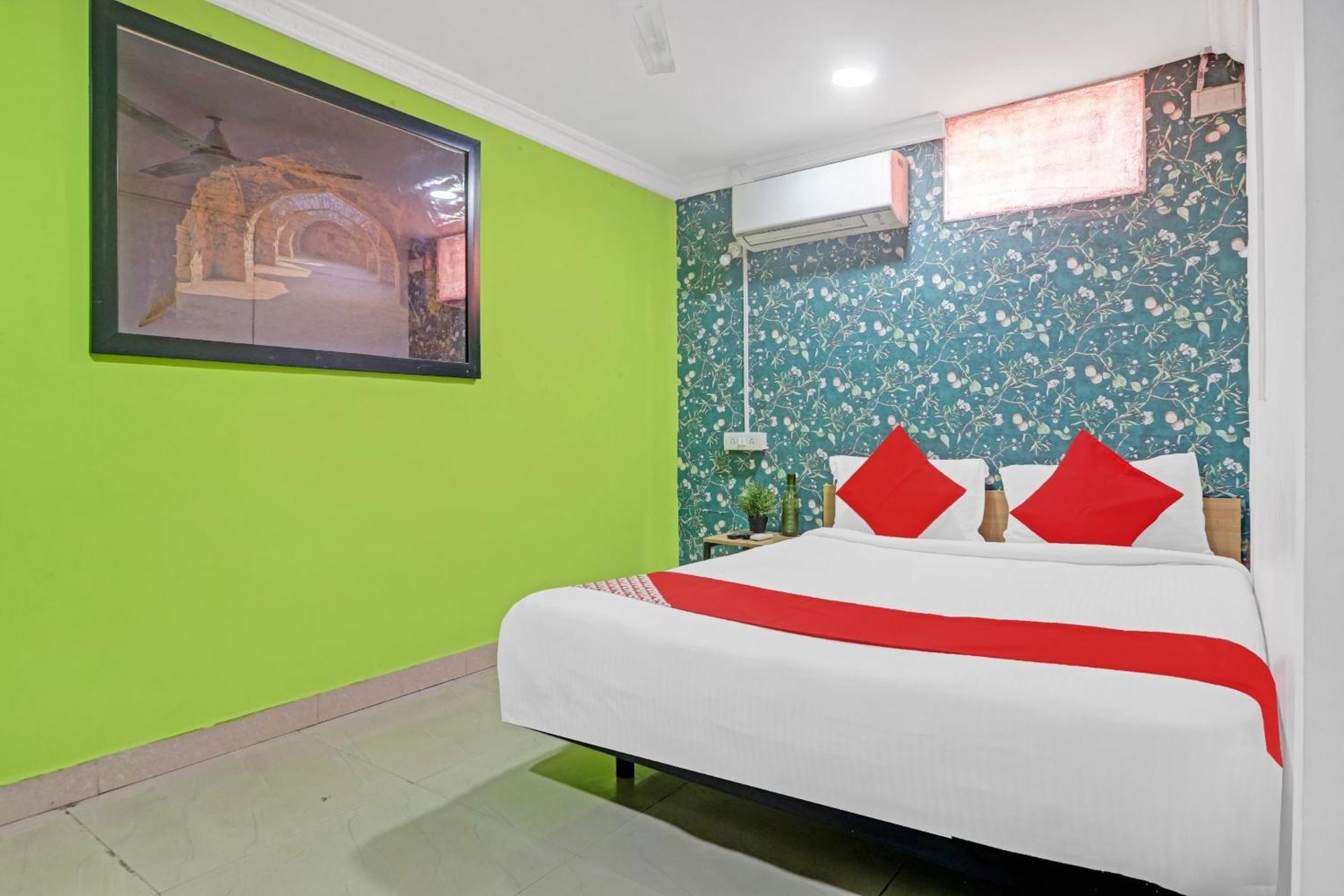 Hotel O New Lakeview Palace ไฮเดอราบัด ภายนอก รูปภาพ